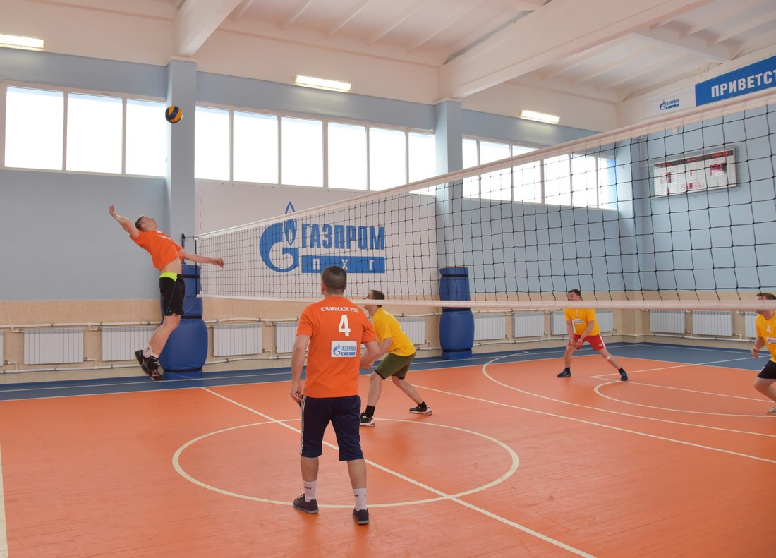 Новый зал позволяет проводить тренировки и соревнования как по волейболу, так и по другим видам спорта — баскетболу и мини-футболу