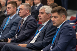 Руководители ООО «Газпром ПХГ» во время конференции