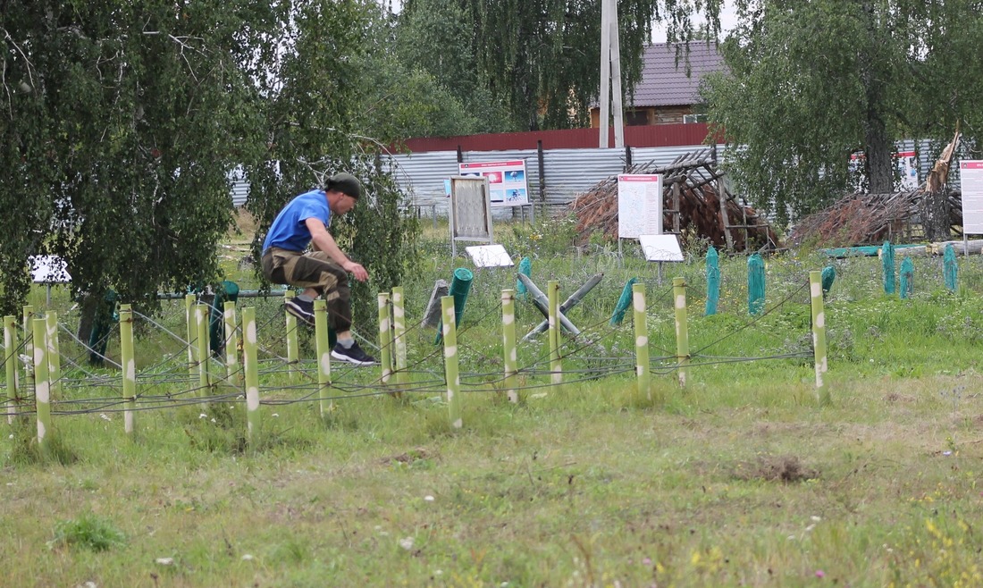 Преодоление общевойсковой полосы препятствий