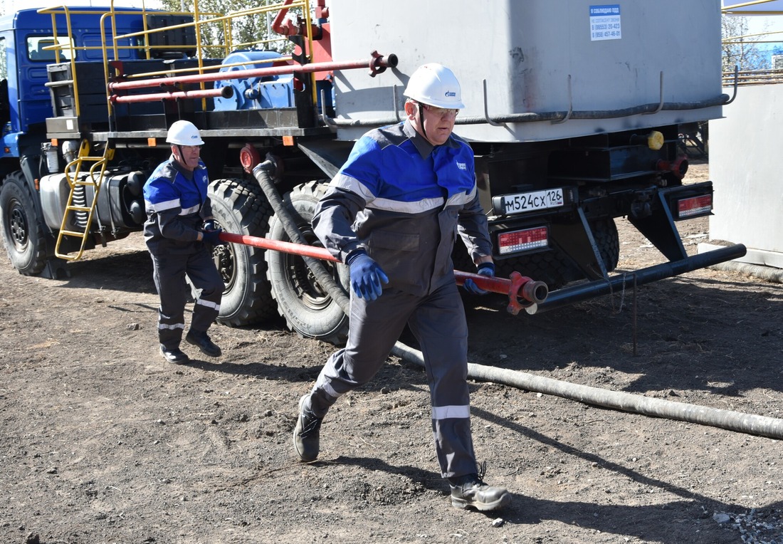 Конкурс экипажей — всегда командная работа. Выступают представители «Газпром добыча Уренгой»