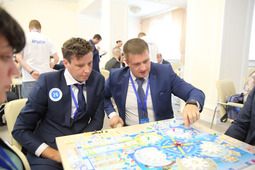 Деловая игра „Менеджер ПАО „Газпром“, направленная на выявления лидерских качеств молодых работников. Фото предоставлено ООО „Газпром трансгаз Томск“