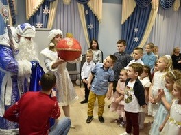 Спектакль для детей работников Калужского УПХГ