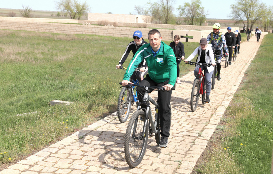 Несколько десятков работников Волгоградского УПХГ проехали на велосипедах по местам героических боев за Сталинград
