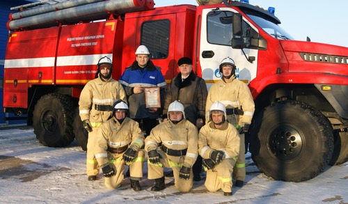 С победой в ведомственном конкурсе пожарную команду поздравил начальник Песчано-Уметского УПХГ Николай Кузьмин